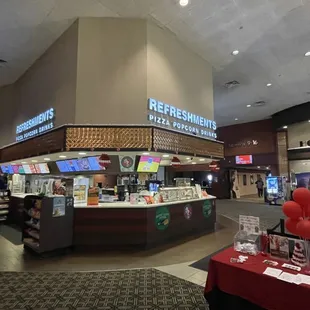 Marcus' Oakdale's lobby concession stand, and Hollywood Cafe.