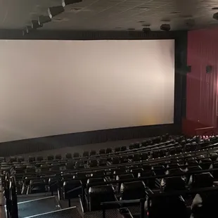 Look at the size! Marcus' Theatre's Oakdale UltraScreen is gently curved and one of the biggest non-Imax screens in the Twin Cities.