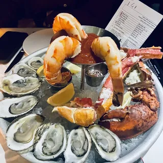 Mare Half Shellfish Tower