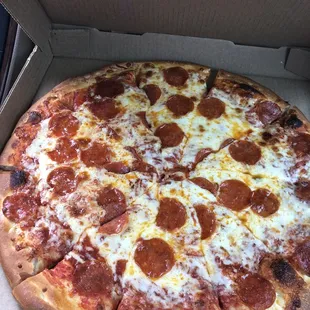 Large pepperoni pizza