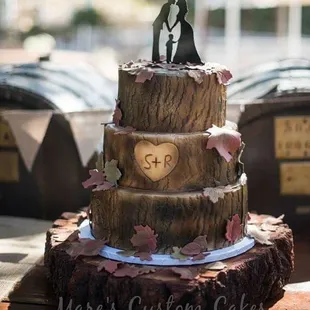 Tree trunk wedding cake