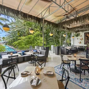 Mareva 1939 at the National Hotel. Outdoor Dining.