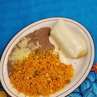 a plate of mexican food