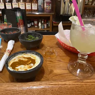 Casamigos Marg, Chorizo Cheese Dip /w Salsa Picosa, Grilled Fresh Jalapeños, Chips &amp; Salsa   Good Eating