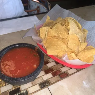 Chips and Salsa. Mediocre...