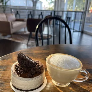 P&amp;P Desserts - Margarita&apos;s Coffee Oreo Cheescake with a Latte