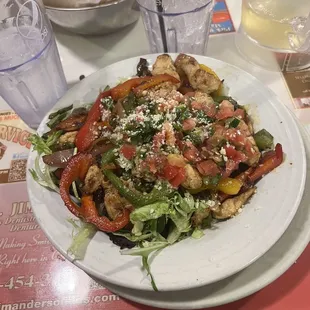 Fajita salad with chicken