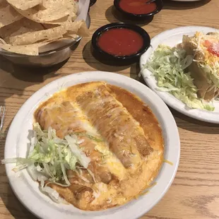 Cheese enchiladas and chicken tacos