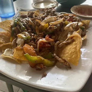 Chicken fajita nachos