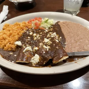 Mole enchiladas