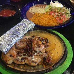 Pollo Margarita. Excellent! Only $7.50 too! They have a wooden tray to keep you from getting burned.