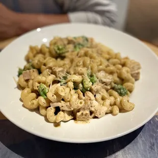 Chicken and broccoli pasta