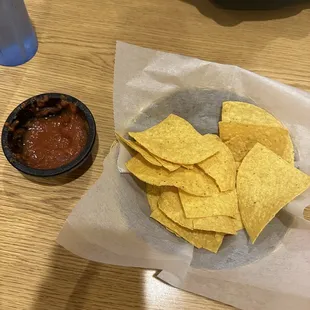Complementary chips and salsa