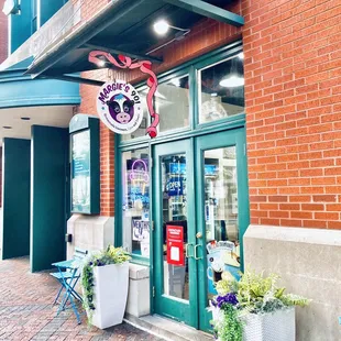Margie&apos;s 901 -- storefront