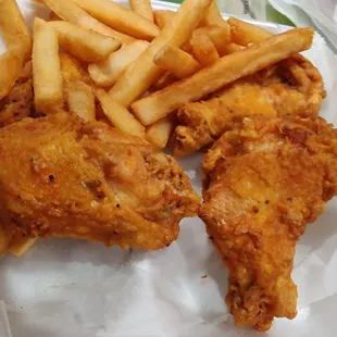 Extra crispy, flavorful chicken wings.