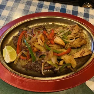 Mari Luna Fajitas al Carbon