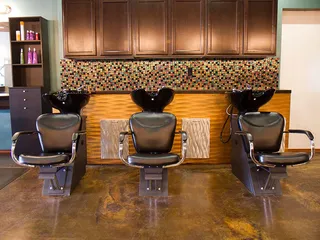 Salon Lavish