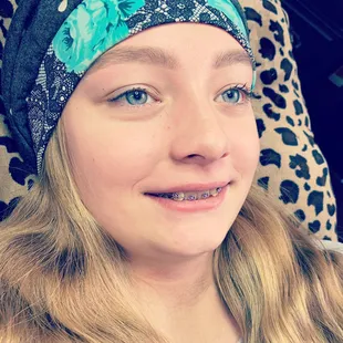 Teen brow shaping. Full and natural