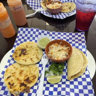 Pupusas, Chicken Taco, Jamaica Tea 10/10