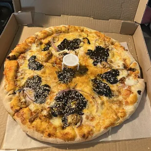 Oaxaqueña pizza