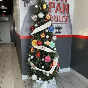 Look at how cute the ornaments are!!