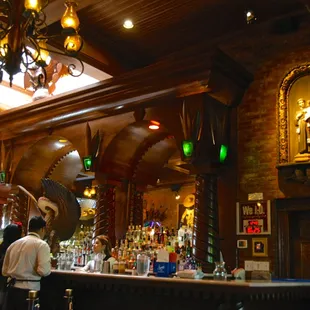 I felt like I was in a movie at this bar. Chill amigos.