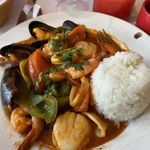 Mariscos Saltados