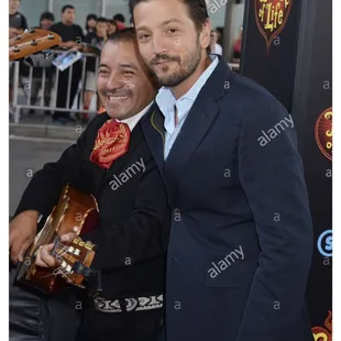 El representante de Mariachi Mexicanisimo, Jorge Ortiz en la premiere de The Book Of Life con Actor Diego Luna