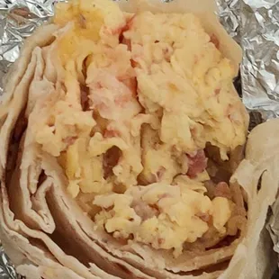 Worthless Bacon and Egg Burrito from Camineros 3 minutes up the road. No bacon, un seasoned potatoes, no cheese totally bland.