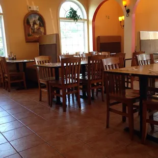 Dining room. Very clean!