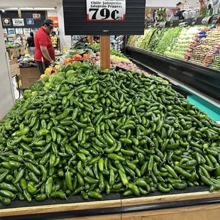 How gorgeous is this mountain of jalapeños?!?!?  Beautiful!!!!!