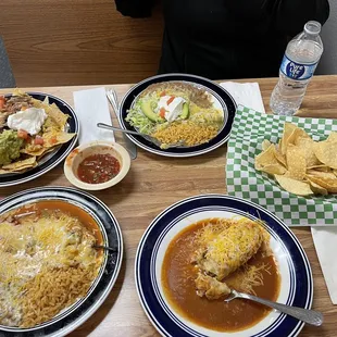 We tried the cheese tamale, carna asada nachos, Chile rellenos, enchiladas suizos! Of course the complimentary chips and salsa!