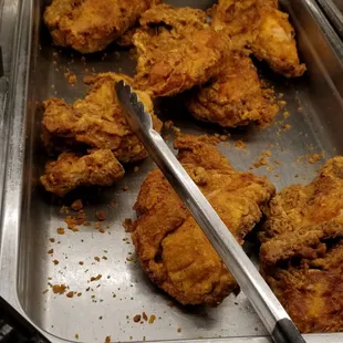 Dried out fried chicken on the "Fresh Bar"