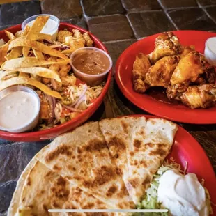 Wings, Salads, and quesadillas. Good stuff!