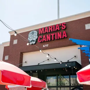 the outside of the restaurant
