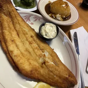 Fried Flounder with green beans and mash/gravy