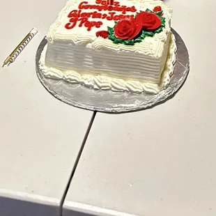 Small cake for 6-8 guests