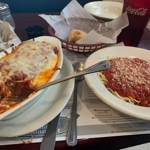 Awesome Italian food eggplant Parmesan delicious homemade dressing to die for and homemade bread this place rocks