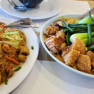 Pansit Sotanghon &amp; Lechon Kawali Karekare