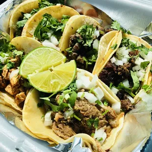 a tray of tacos