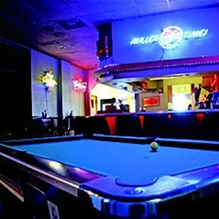 Pool &amp; Dart Table with full bar