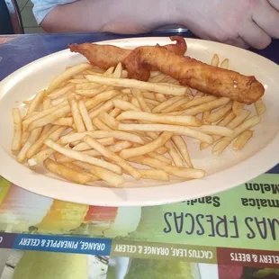 Fish and chips, four pieces initially @ Maria&apos;s San Pedro