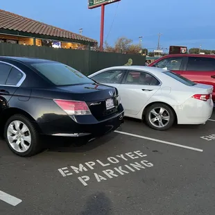 Customers pays but no parking reserved for them