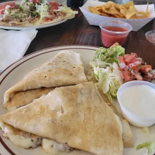 Carne asada queaadilla