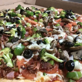 The Best Deluxe Pizza for Miles