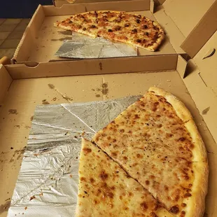 Cheese, meats and Supreme from the best New York style in town!