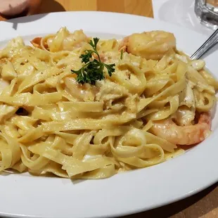 Fettuccine Alfredo Maryland Style