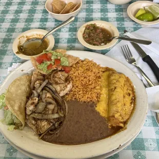Tampiqueña pollo plate