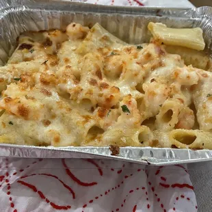 a dish of macaroni and cheese