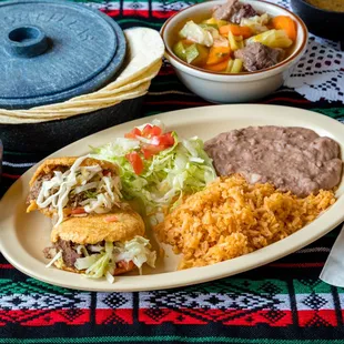 Comida Corrida de Gorditas/ Lunch Special